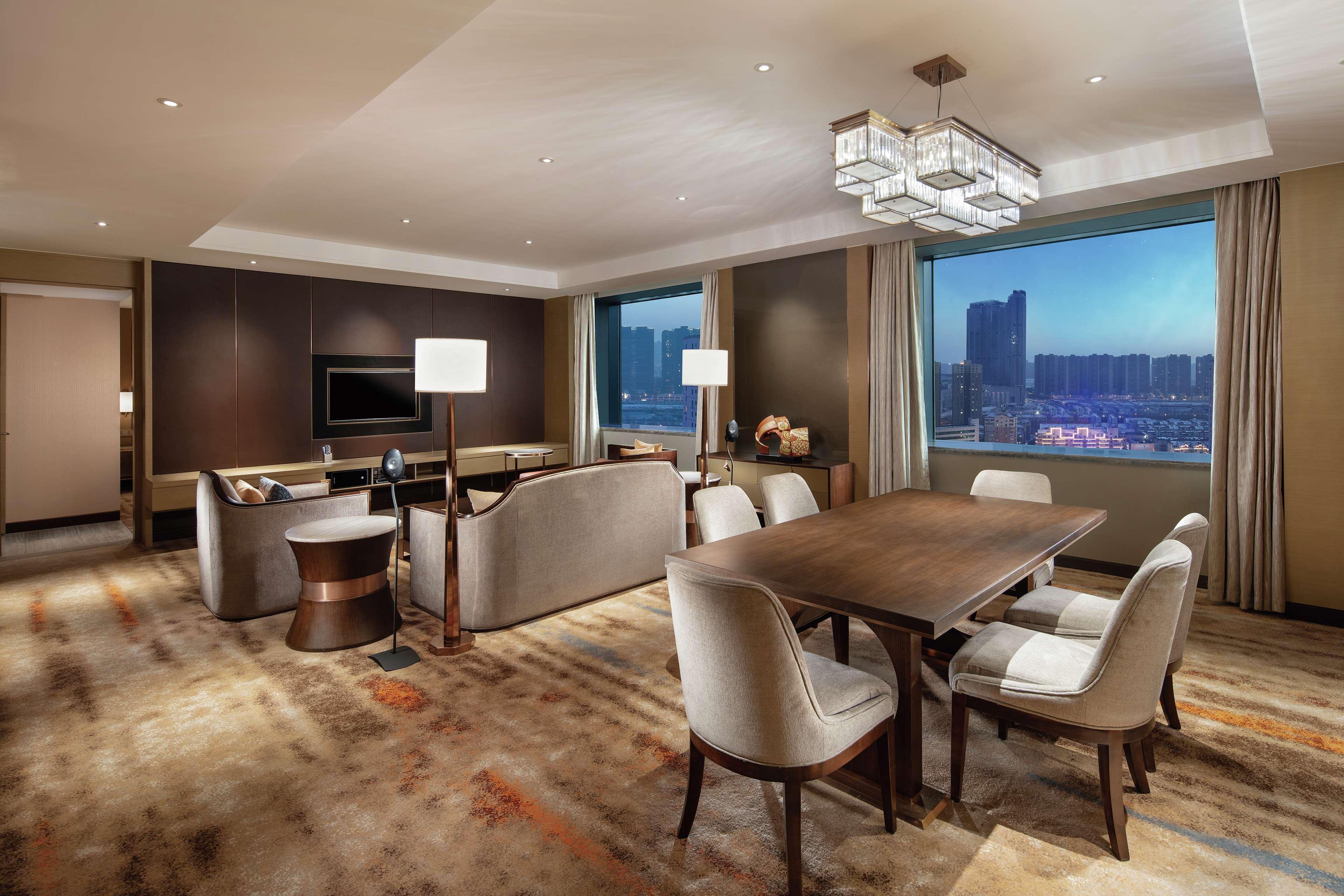 Hilton Shenyang Hotel Екстериор снимка