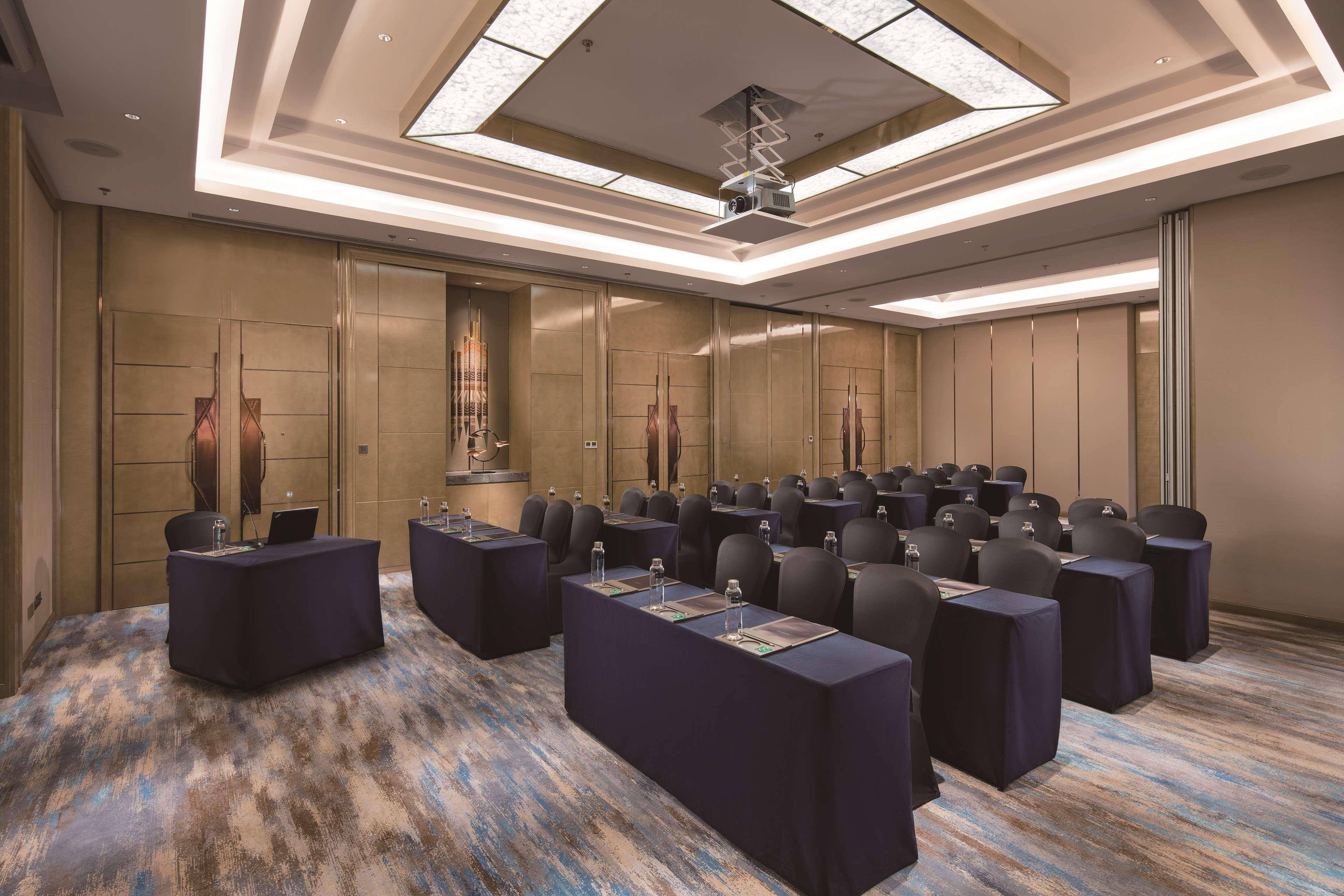 Hilton Shenyang Hotel Екстериор снимка