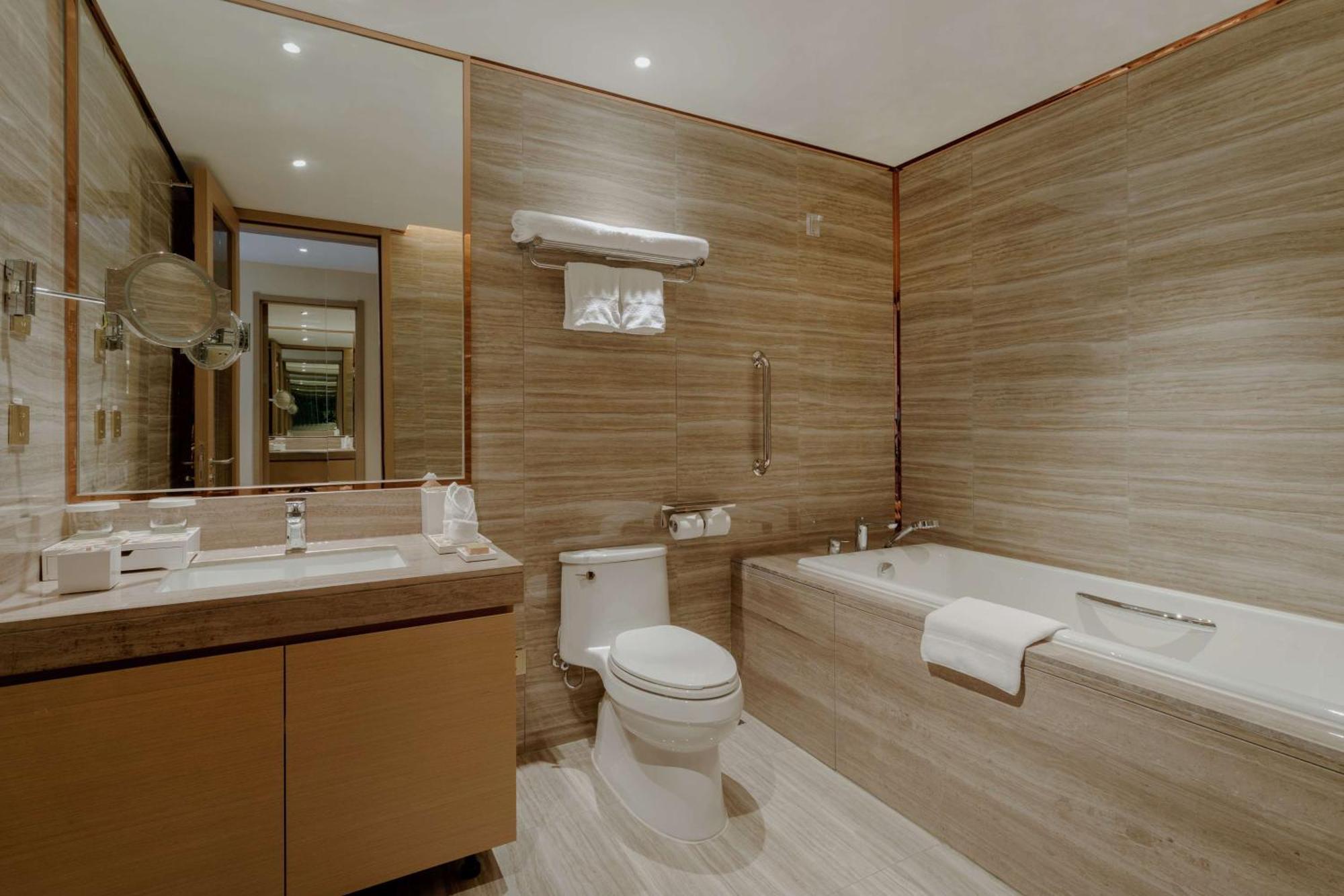 Hilton Shenyang Hotel Екстериор снимка